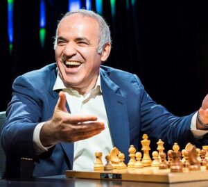 Read more about the article הלוגו – אלוף העולם בשחמט גארי קספרוב/שחר אלוני