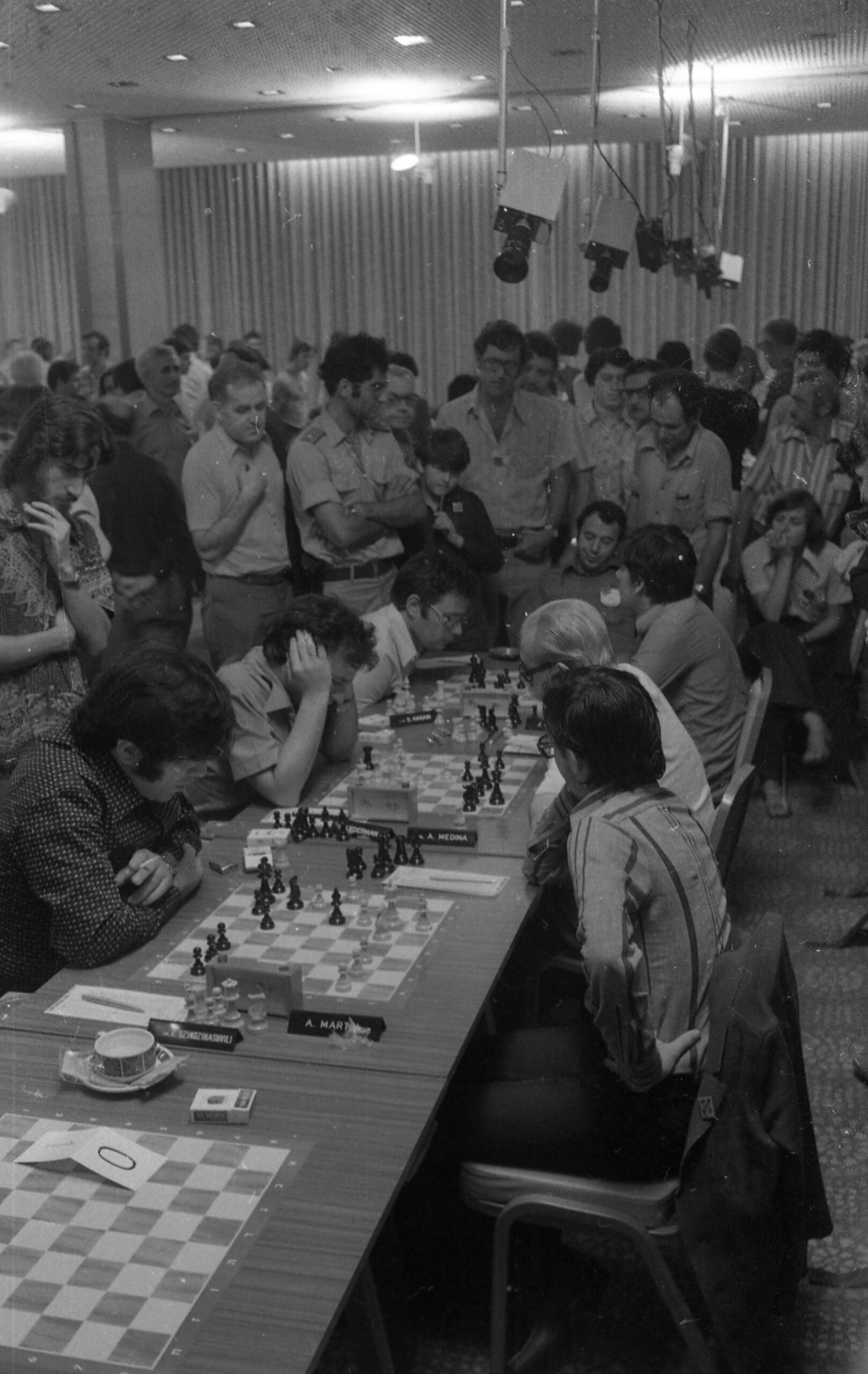 שחמט בישראל –  שנות ה 70'  – כותבים מחדש את ספר השיאים/שחר אלוני