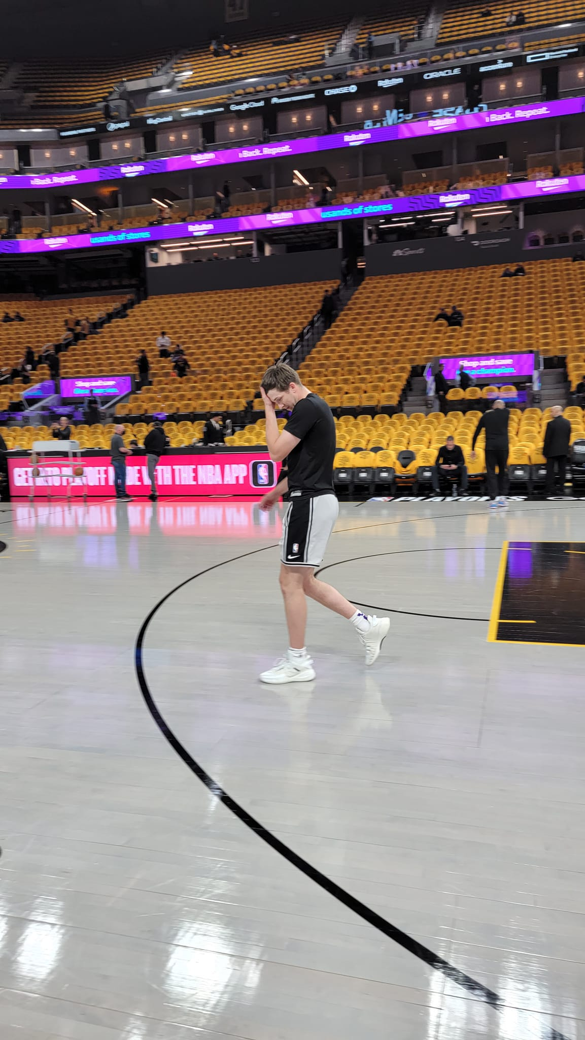 גולדן סטייט נגד לייקרס – סיבוב שני, משחק 1- סיקור מהאולם/שגב מטוס