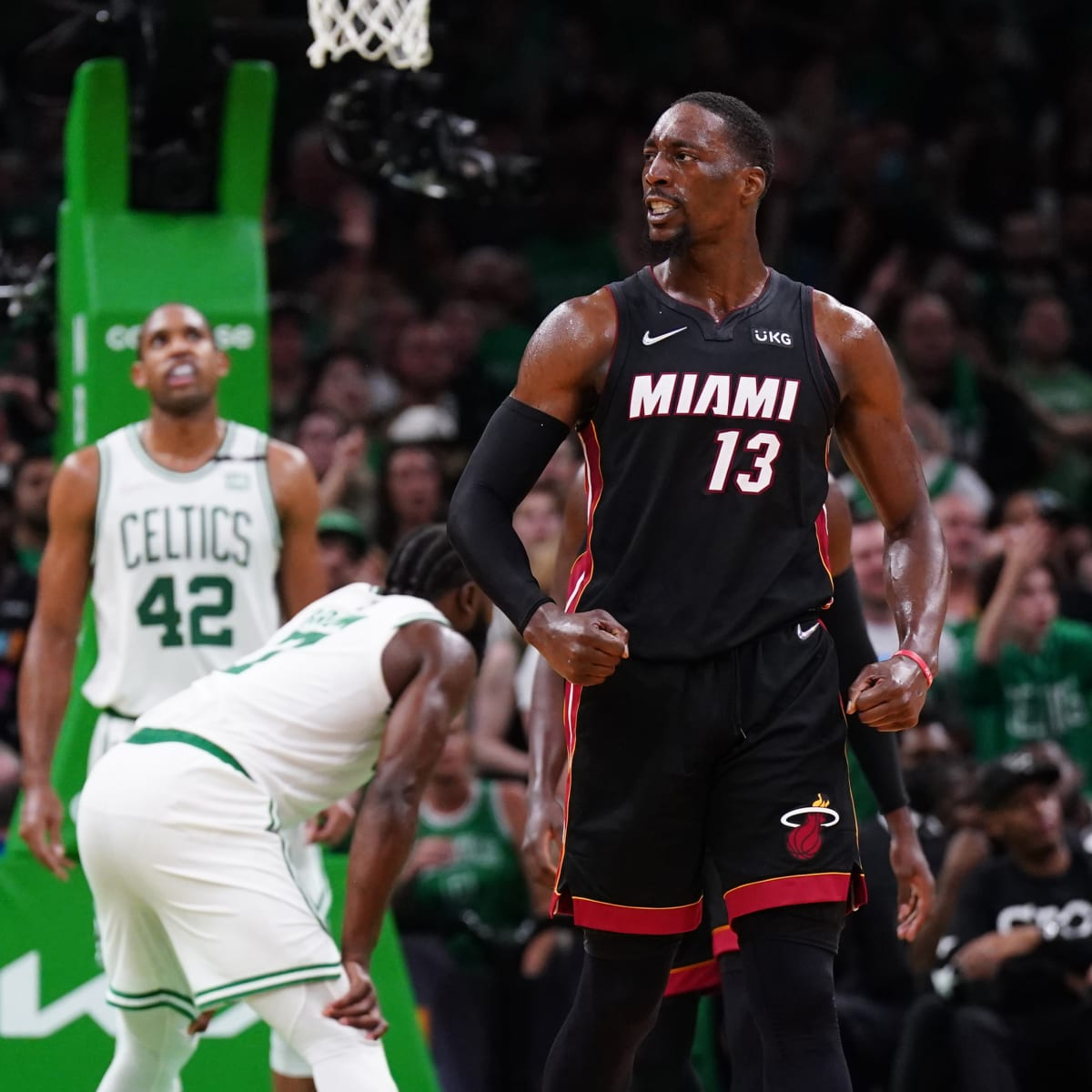 מיאמי מחפשת סוויפ ובוסטון את הכבוד בשלישי אחרון לעונה / אהרן ברלין