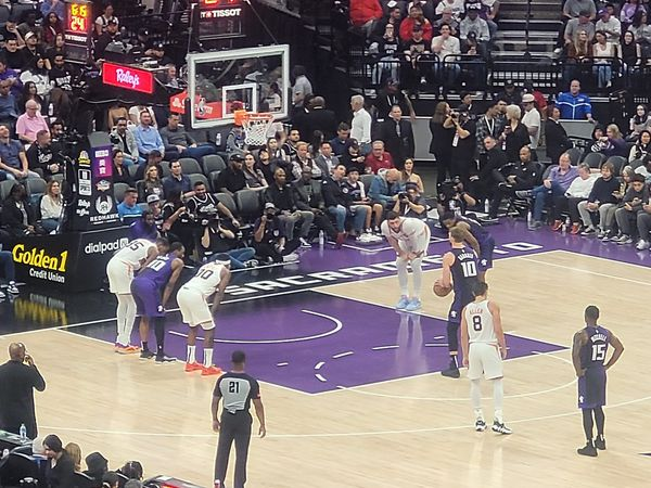 כרוניקה של התרסקות ידועה מראש / סקרמנטו-פיניקס, סיקור מהאולם, אלדד בן-משה