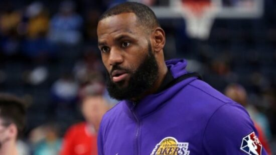 חסר מאפיין alt לתמונה הזו; שם הקובץ הוא lebron-james-lakers-600x338.jpg