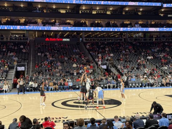 צעירים וממריאים, הוקס – רוקטס חי מהמגרש / רועי שושן