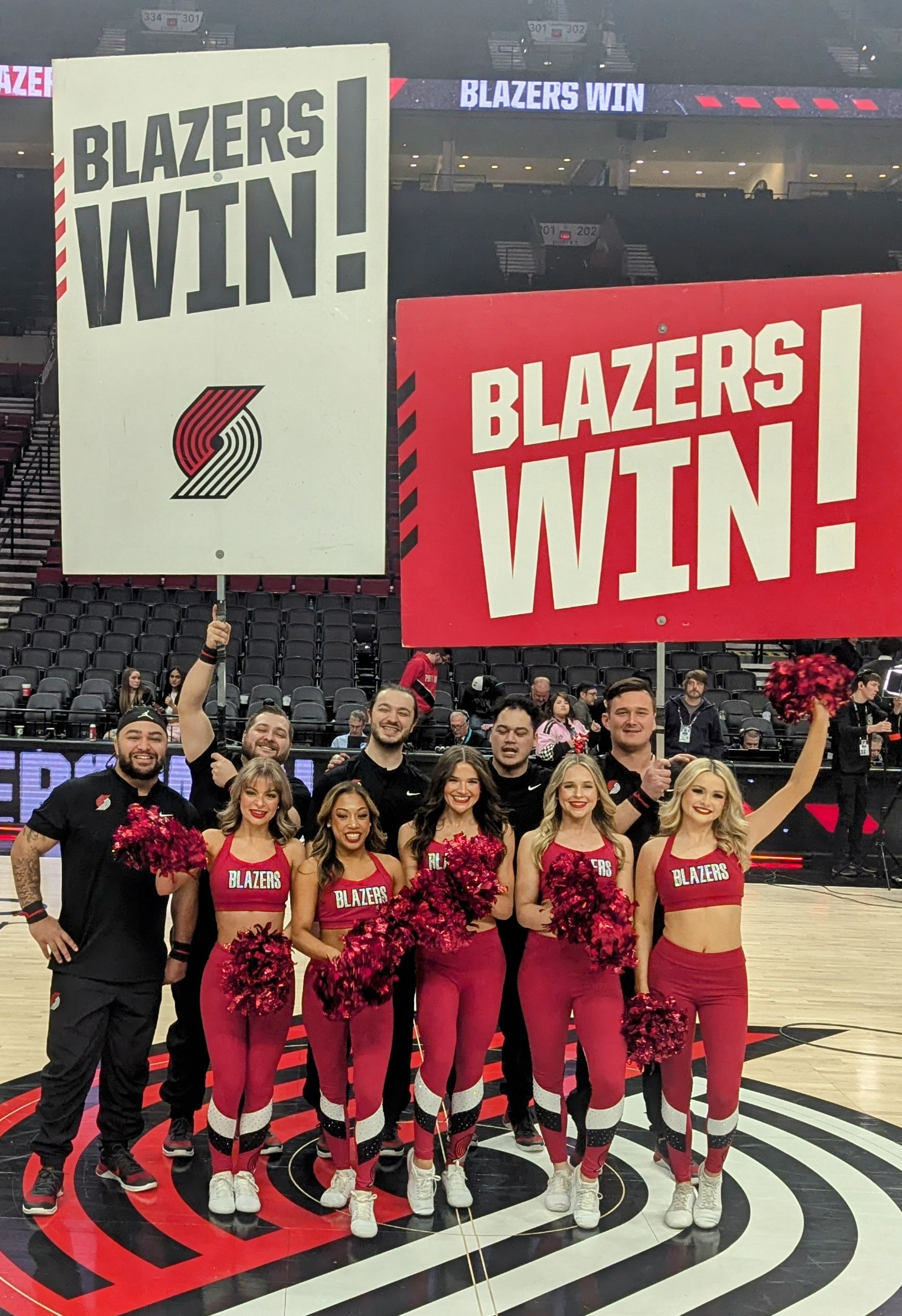 פורטלנדני-    מטאטא הקוסמים / א. מנור