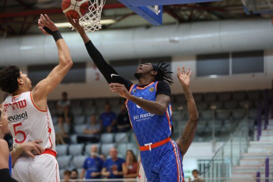 קרב צמרת מסקרן בליגת ווינר – סיקור מהשטח למשחק של מכבי רמת גן נגד הפועל העמק / עמיחי קטן